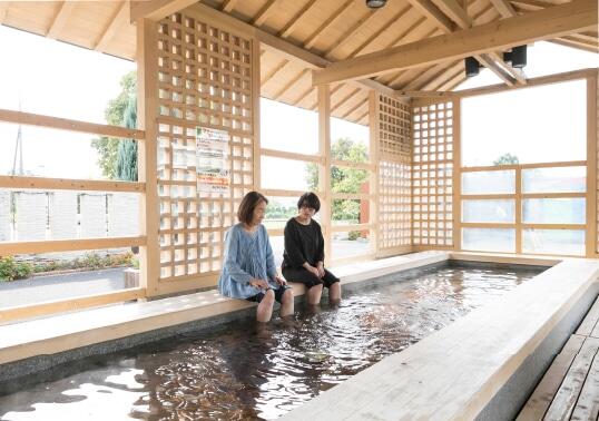 道の駅どまんなかたぬまにある無料の足湯